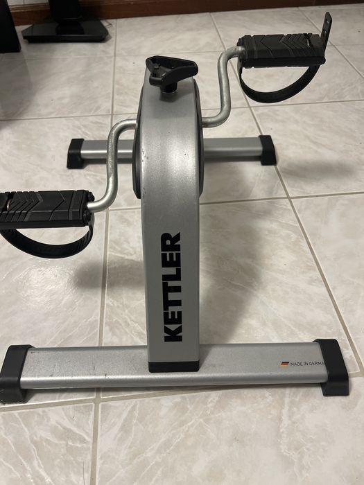 Leg exercise machine64552092843778120