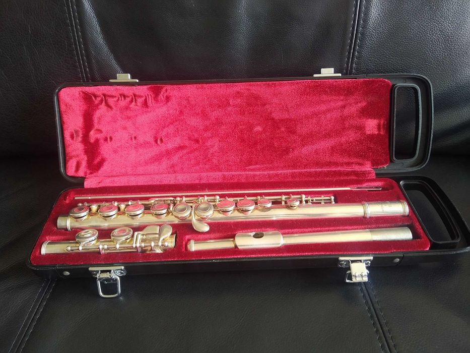 Flauta transversal  Yamaha YFL-211S, banho de prata
