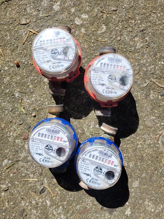 Liczniki na wodę ciepłą, zimną używane
