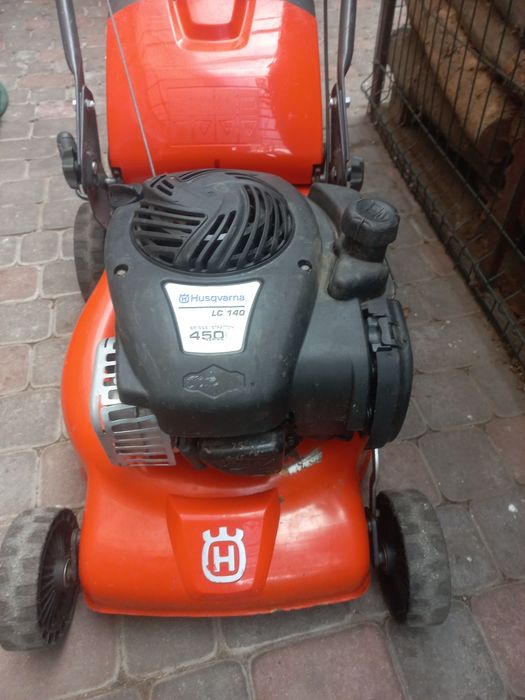 Продам газонокосілка