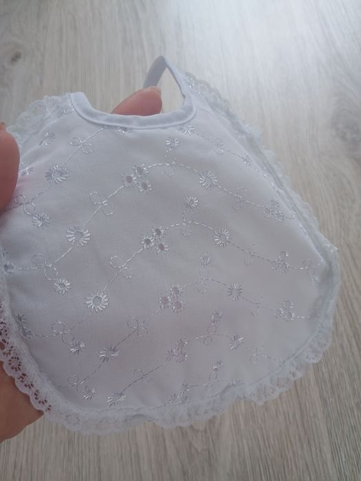 Elegancki śliniaczek dla dzieci