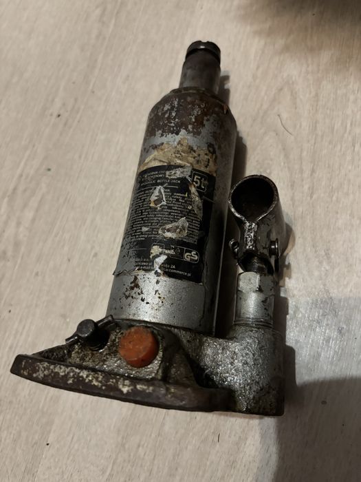 Podnośnik słupkowy hudrauliczny