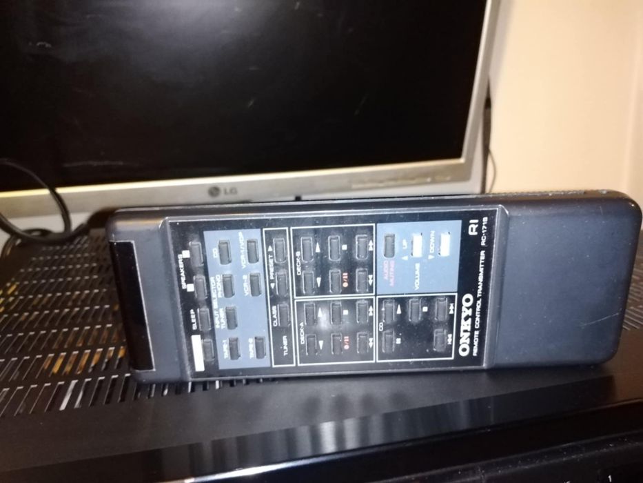 Amplificador Onkyo com radio e comando