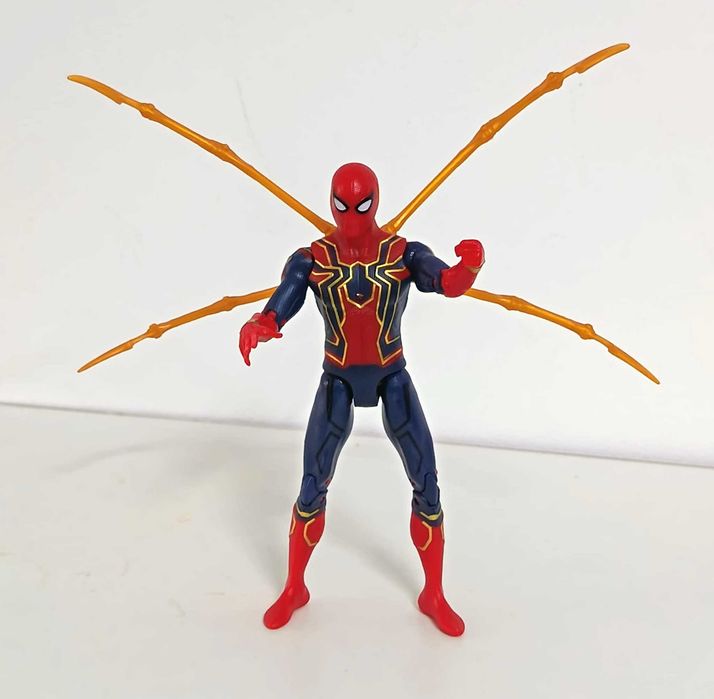 Figura de ação do Homem-Aranha de Ferro dos Vingadores da Marvel