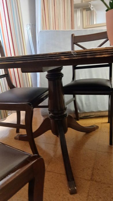 Conjunto Mesa de Jantar 6 Lugares - Madeira Escura- Estilo Clássico