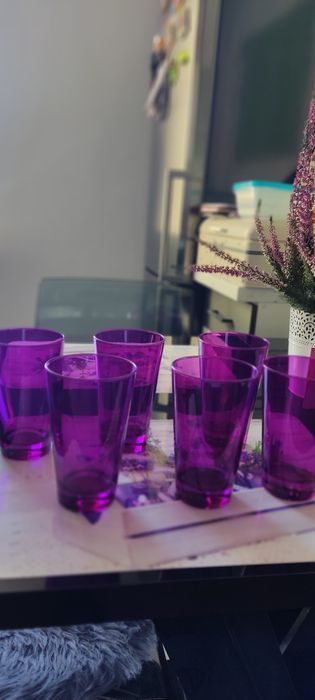 Szklanki fioletowe