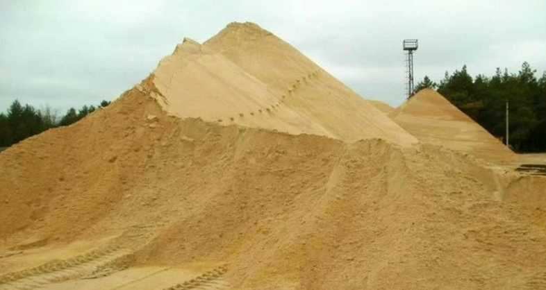 Екскаватор навантажувач, трактор в оренду