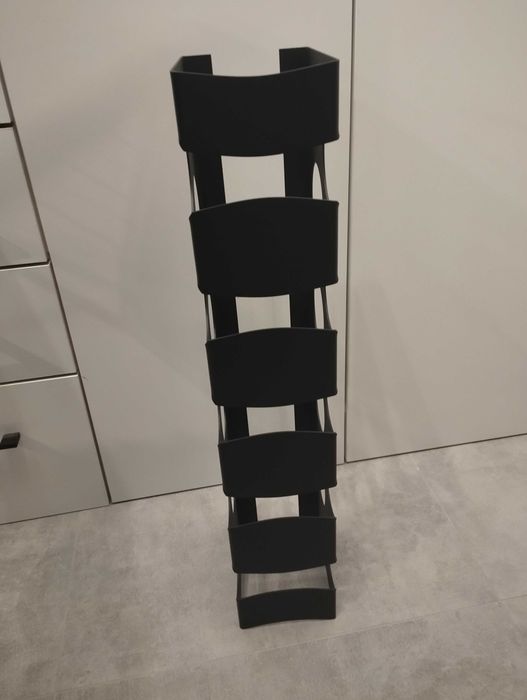 Stojak ścienny na wino czarny mat