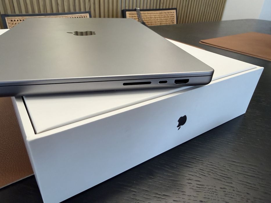 Sprzedam MacBook Pro 16” M1 Max 64GB RAM / 2TB SSD