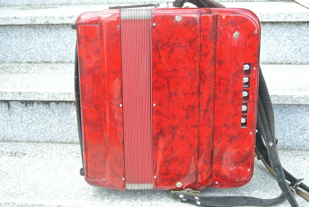 Acordeao Merzioli 3 voz. N  135