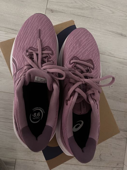 Nowe buty do biegania damskie rozmiar 39.5 asics