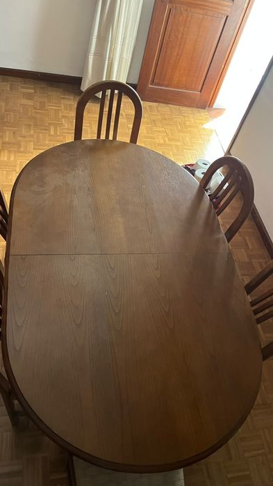 Mesa sala com 4 cadeiras em madeira