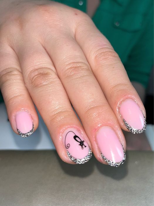 Маникюр/педикюр/гель-лак