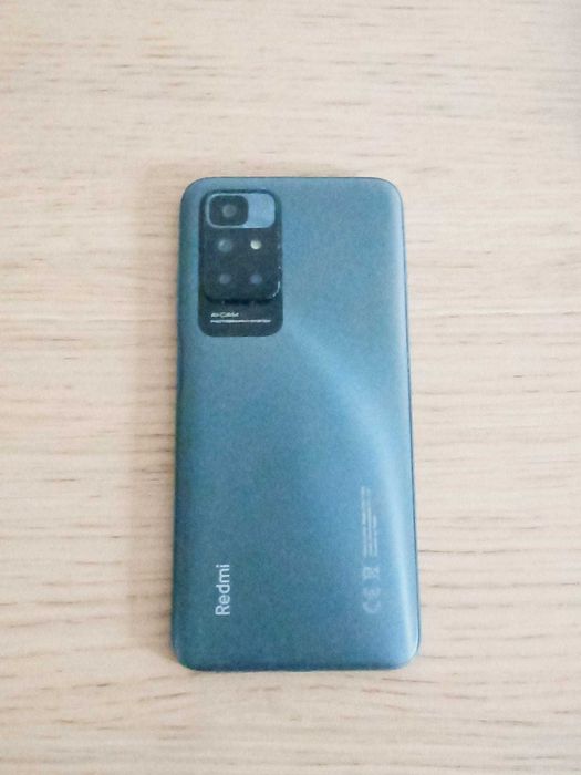 Lote 4 telemóveis avariados para peças (iPhone, Huawei, Redmi)