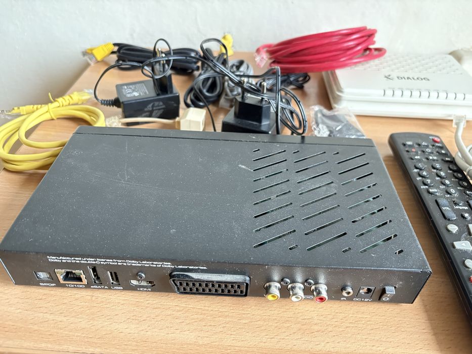 Dekoder, kable, modem.