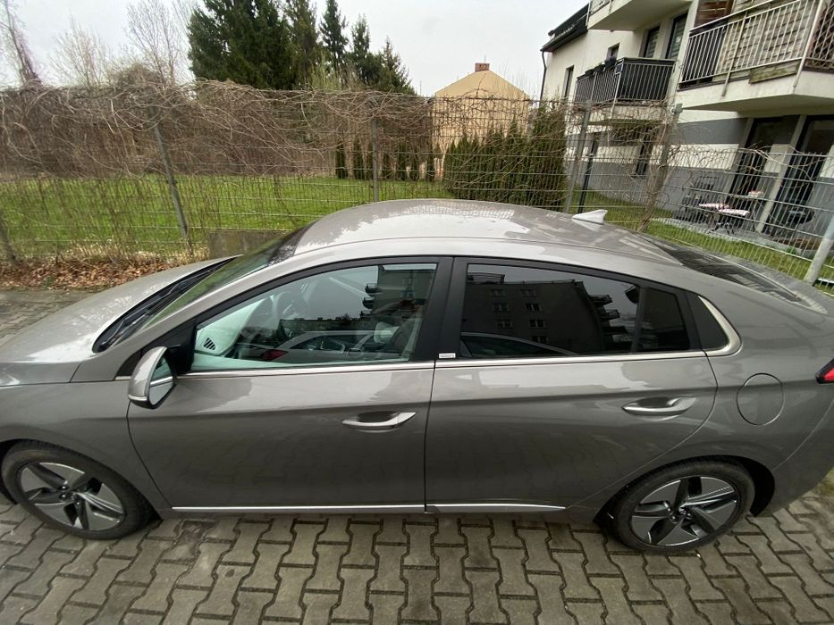 Hyundai Ioniq Platinum Exclusive