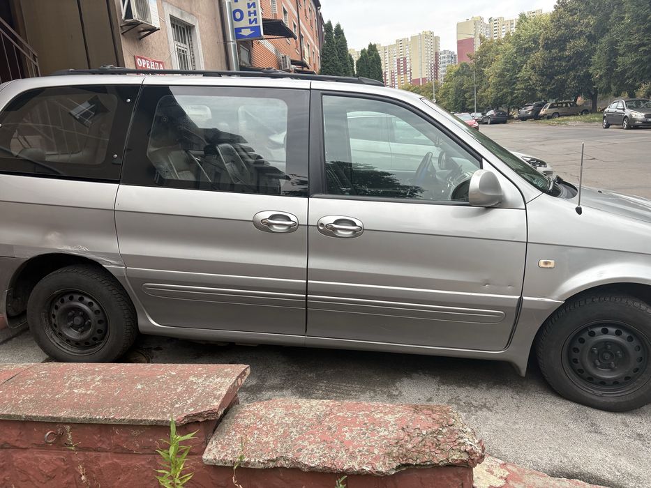 Kia Carnival 2003 • 2.9 дизель • автомат
