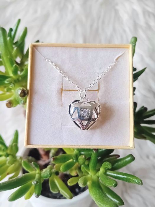 Nowy srebrny próby 925 łańcuszek z zawieszką serduszko