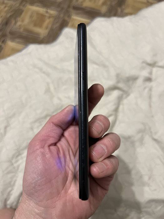 Продам телефон Редмі 8а