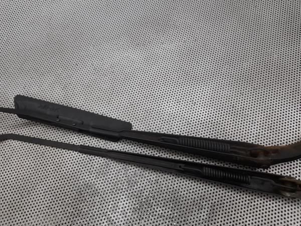 Haste / braço de escova limpa vidros frente direita MAZDA Demio (DW)