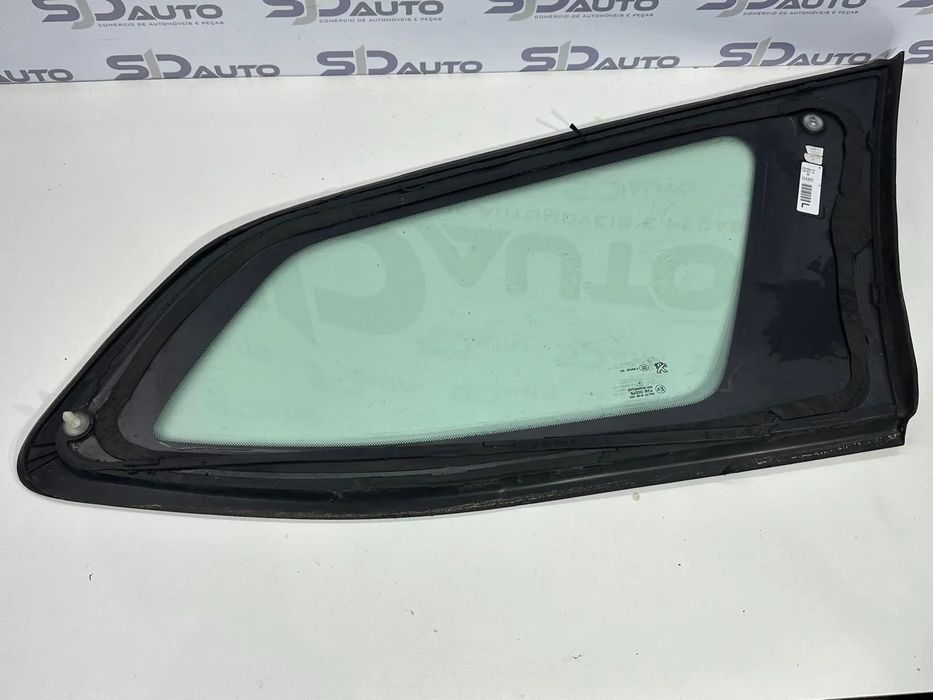 Vidro Painel Esquerdo - Peugeot 308 II (2015)