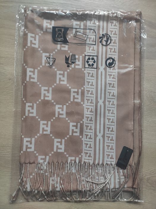 Elegancki duży szal szalik frędzle carmel z białym printem