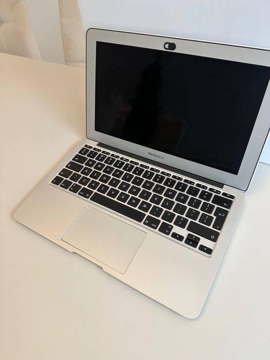 MacBook Air 11 cali MacOs laptop z pudełkiem i gratisami
