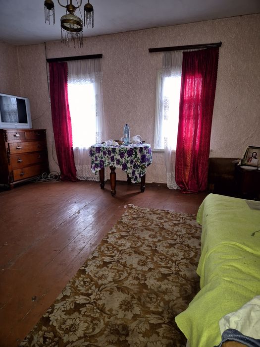 Будинок по вул. Черняхівського