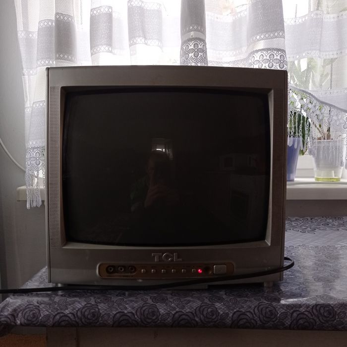 Продам телевізор TCL разом з Т2