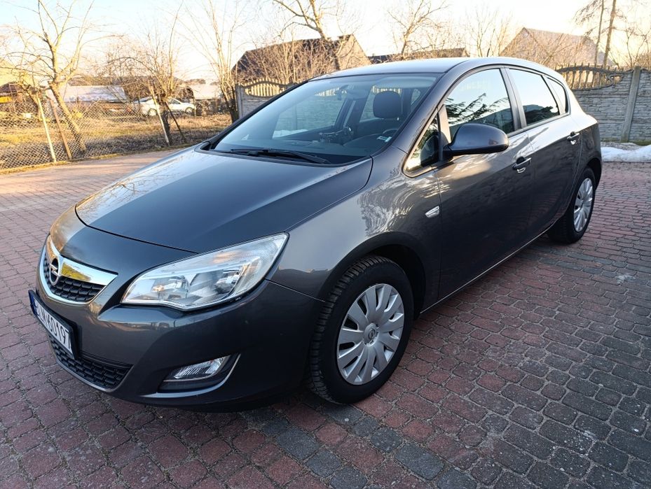 Opel Astra 1.4 Benzyna 100kM 2010 rok