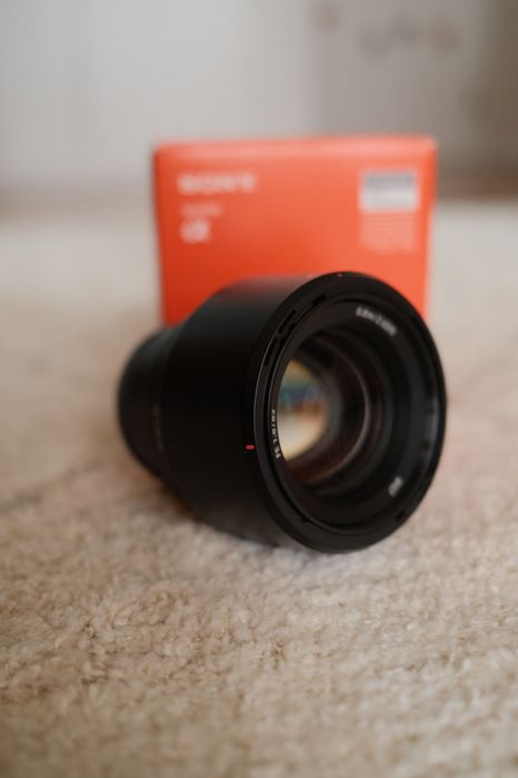 Sony FE 85mm f/1.8 – E-mount
