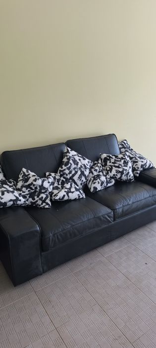 Vendo conjunto de mobiliário completo em excelente estado com design moderno e cores neutras ( preto / cinza) ideal para quarto ou estúdio