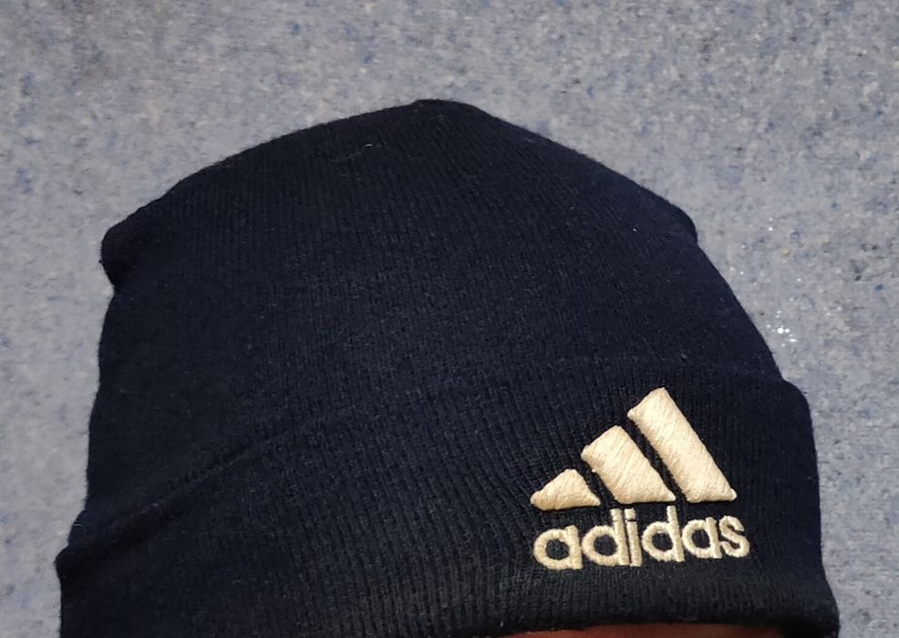 Шапка Adidas вязаний крупний принт