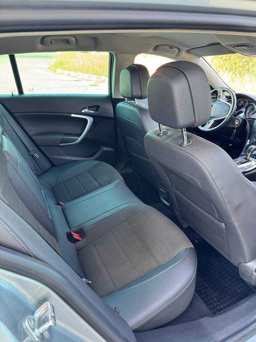 Opel Insignia 2011 Sports Tourer 2.0TDI