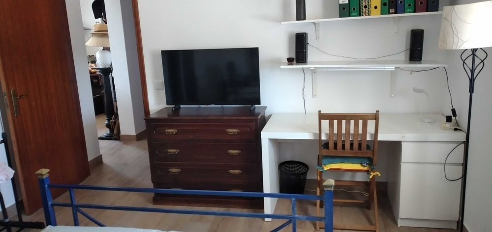 Alugo quarto ao mês
