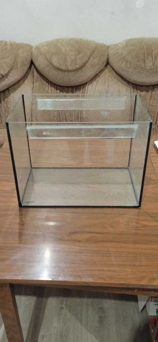Аквариум среднего размера