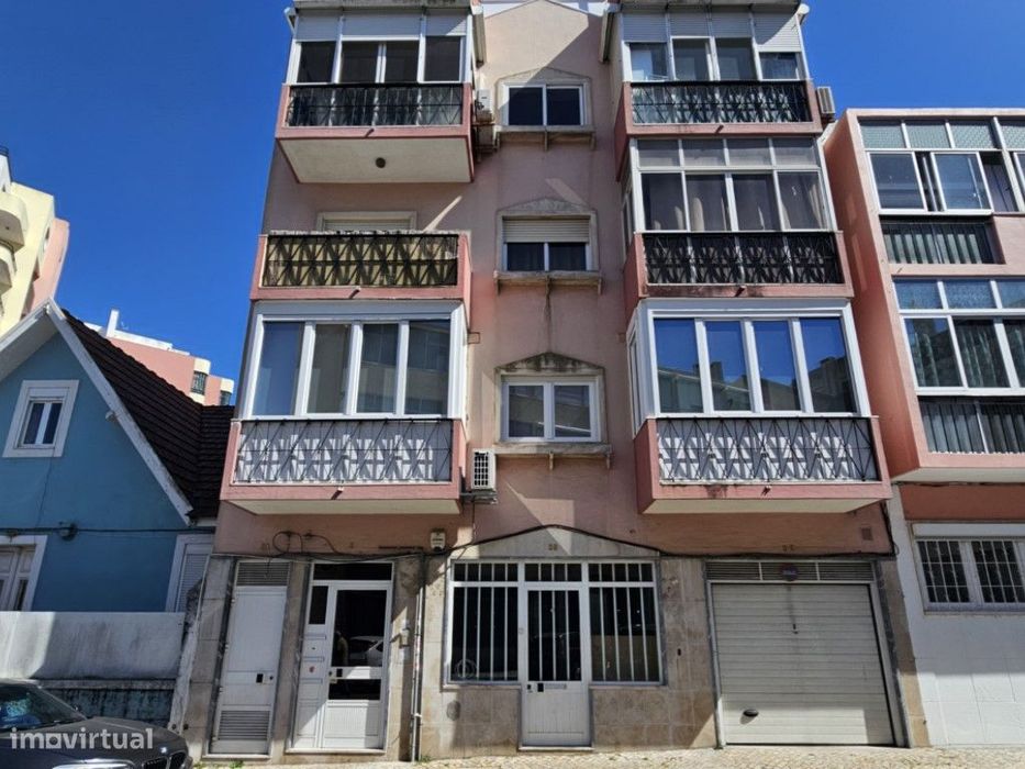 Loja de 155m2 com Parqueamento na Amadora