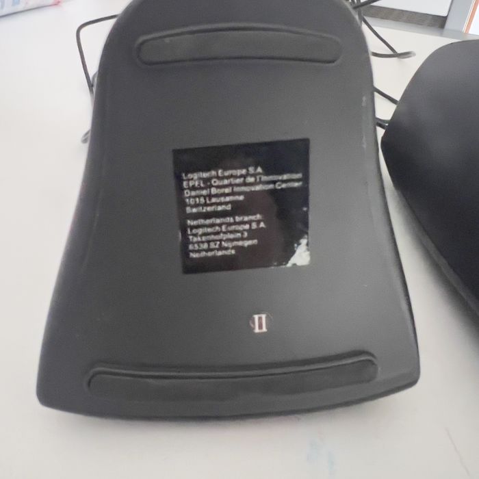 Colunas logitec projetadas para computadores e outros equipamentos