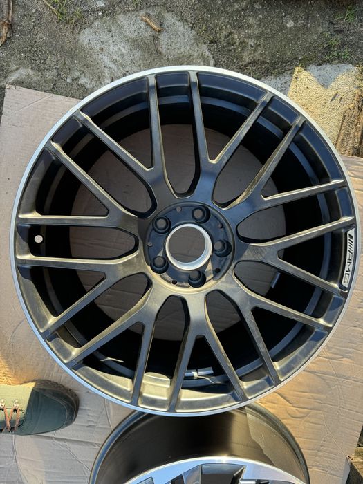 Felga 9,0x19 ET37 Mercedes AMG CLS63 W218 przód ORYGINAŁ
