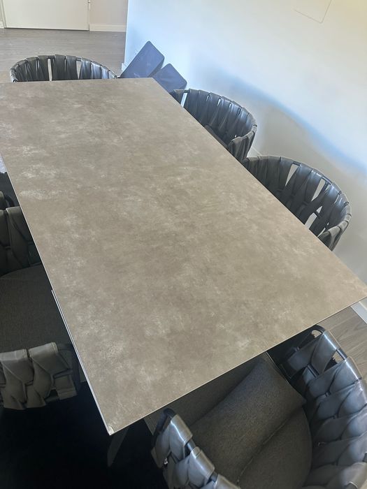 Mesa de jantar com 6 cadeiras