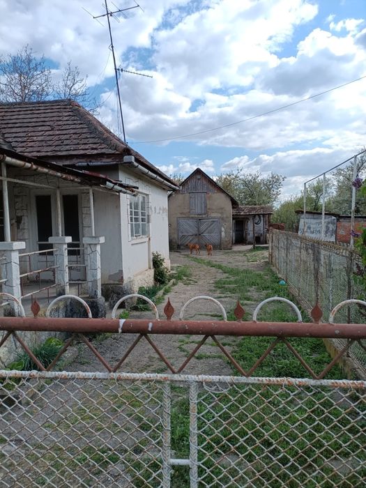 Зручна локації, дешевий будинок, терміново!