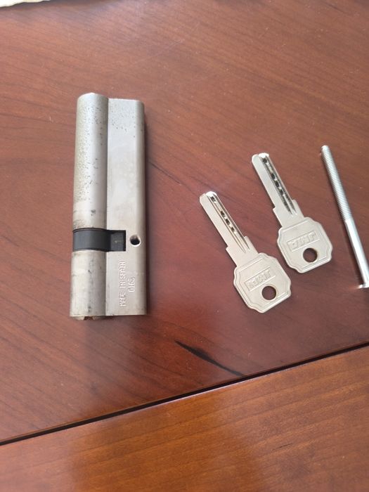 Canhão fechadura para porta direita