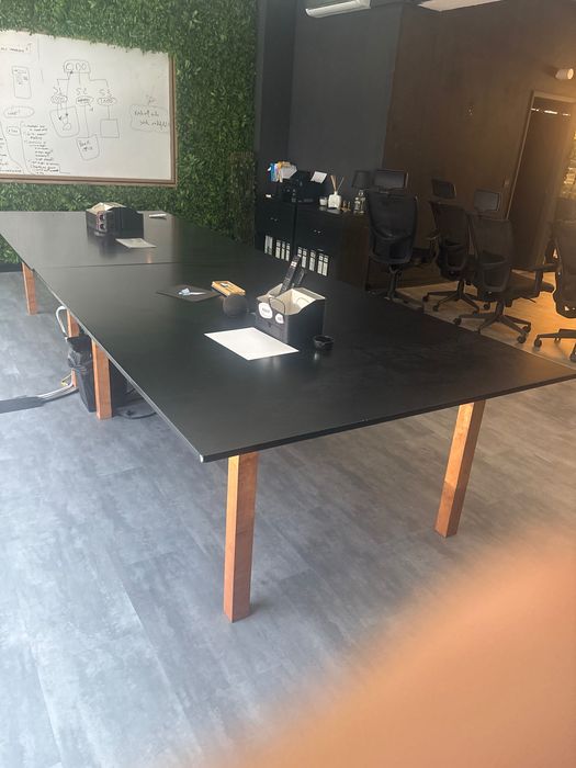 Mesa de mdeira maciça