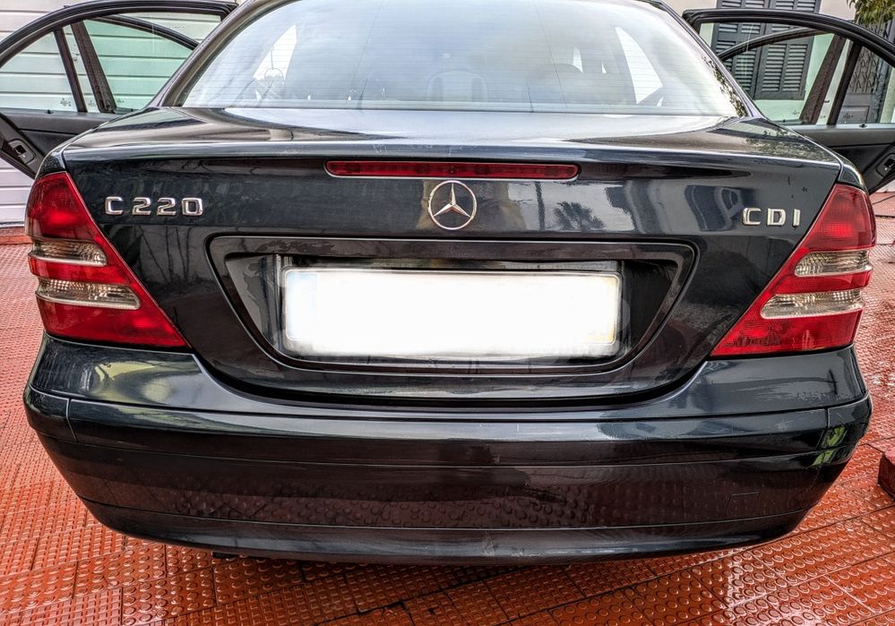 Mercedes-Benz C 220 CDI de 2001 com caixa automática