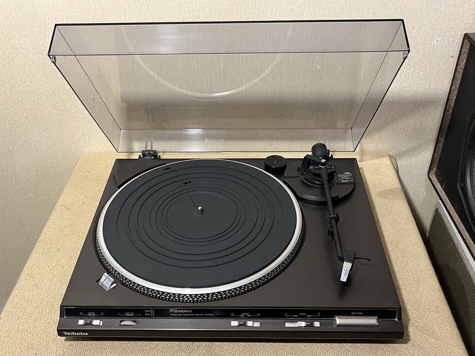 Качественный автоматический HI-FI проигрыватель винила TECHNICS SL-BD3