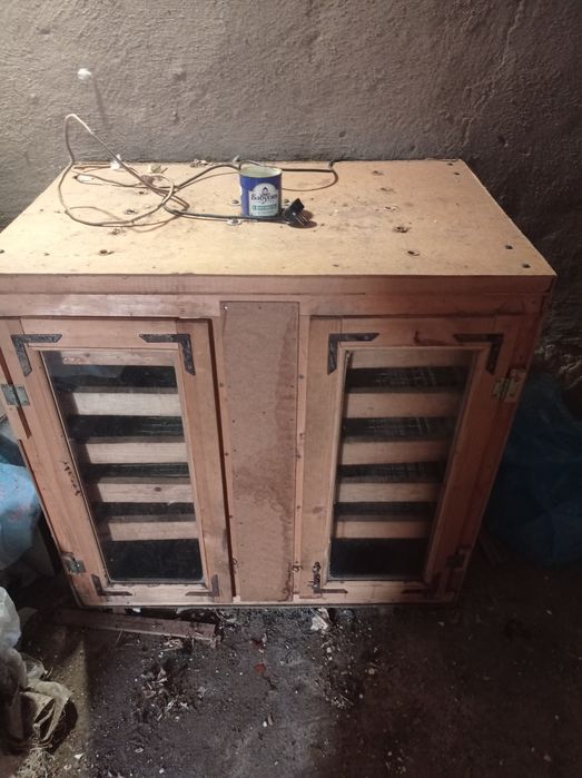 Продам инкубатор