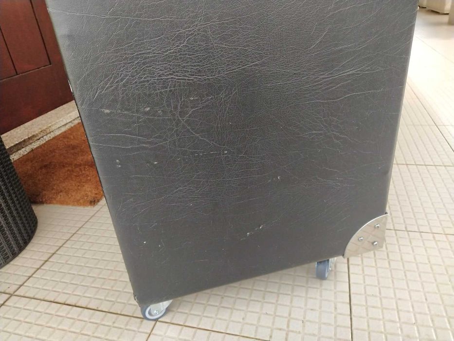 Coluna de guitarra vintage (anos 70) de 15"+18"