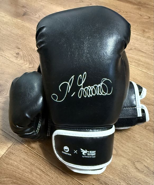 Рукавиці боксерські з факсимільним підписом Усика