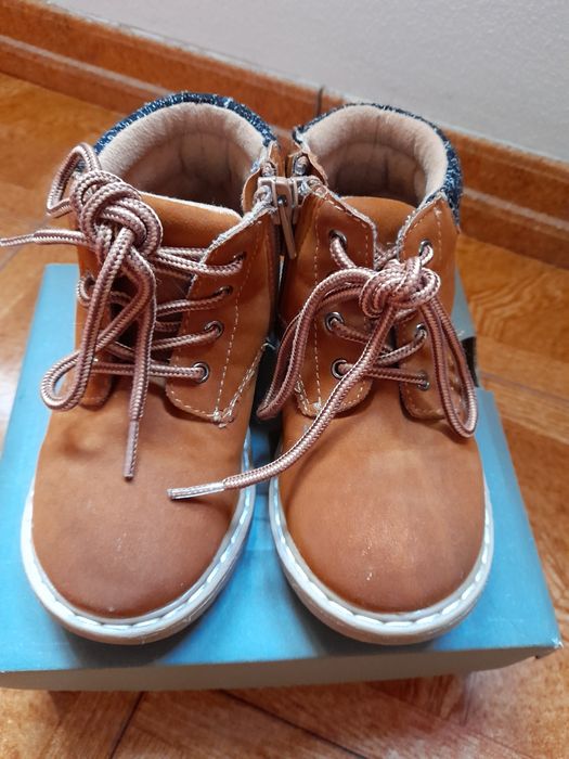 Bota criança Lacoste