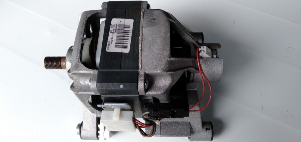 Silnik pralki Indesit model WT82EX